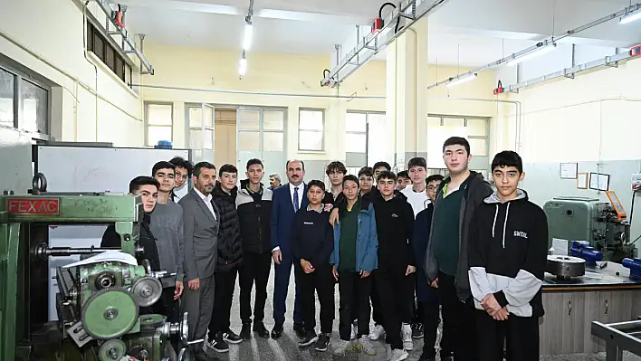 Başkan Altay Selçuklu Mesleki ve Teknik Anadolu Lisesi Öğrencileriyle Buluştu.