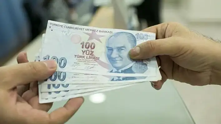 Bayram öncesi emeklilere müjde: İkramiye takvimi açıklandı!