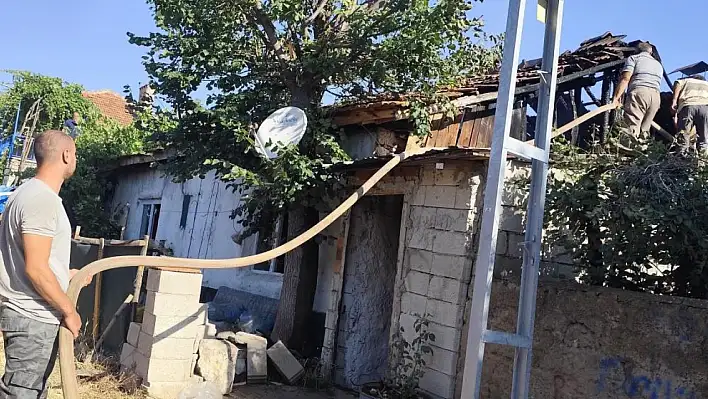 Beyşehir'de bir evde çıkan yangın paniğe sebep oldu