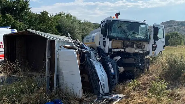 Beyşehir'de kamyon ile su tankeri çarpıştı: 4 yaralı