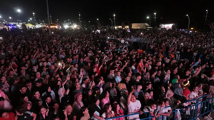 Beyşehir Göl Festivali'nde Özgür Can Çoban Rüzgarı Esti