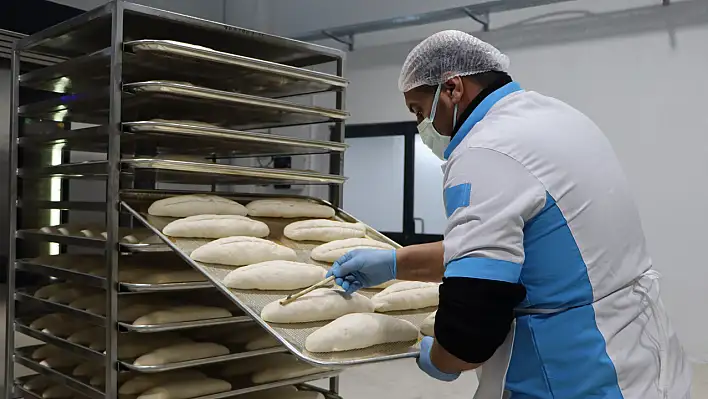 Beyşehir Halk Ekmek Fabrikası Deneme Üretimine Başladı