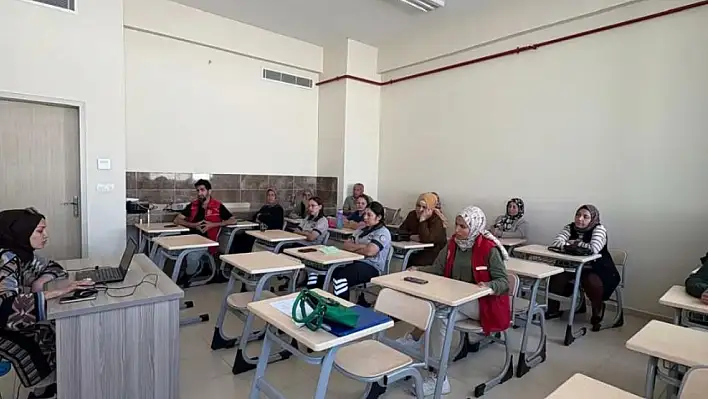 Bozkır'da finansal okuryazarlık ve aile değerleri eğitimi düzenlendi