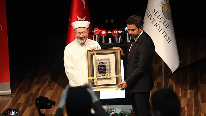 Diyanet İşleri Başkanı Erbaş Konya'da öğrencilerle buluştu