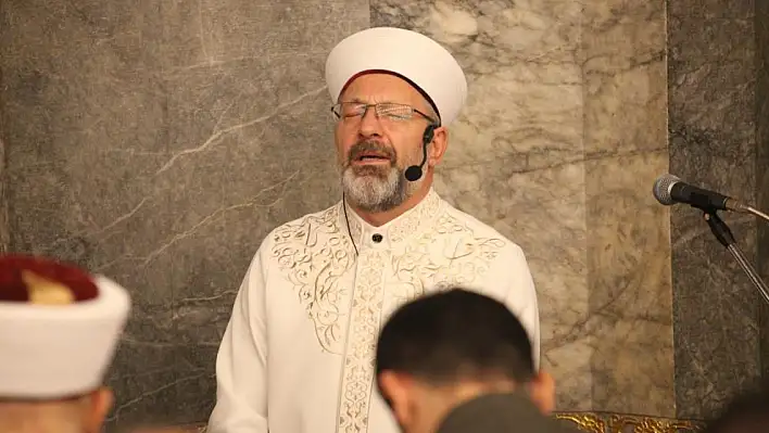 Diyanet İşleri Başkanı Erbaş Konya'da ilk teravih namazını kıldırdı