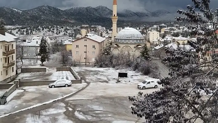 'Doğanın Kalbi' olarak bilinen o ilçe beyaza büründü