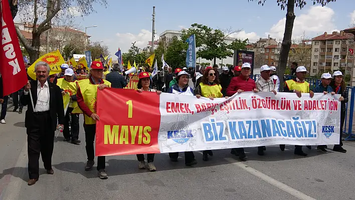 Emekçiler Konya'da 1 Mayıs İçin Meydana İndi