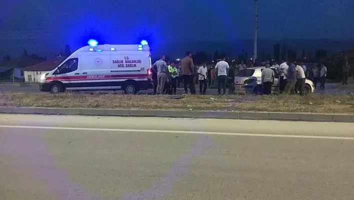 Ereğli'de bir otomobil aydınlatma direğine çarptı: 1 ölü