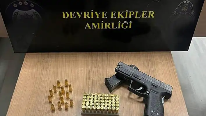 Ereğli'de çok sayıda aranan şahıs ile birlikte silah ve uyuşturucu ele geçirildi