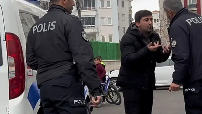 Gözaltına alınmak istenen şahıs, Beni Döv Diyerek Polise Yalvardı