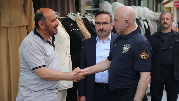 İl Emniyet Müdürü Yüksek, tarih kokan çarşıda esnafla buluştu