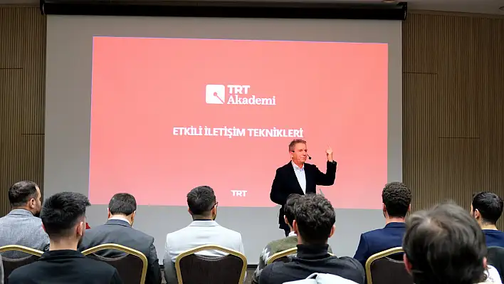 KADEME öğrencileri Erdoğan Arıkan'la 'Etkili İletişim' Etkinliğinde Buluştu