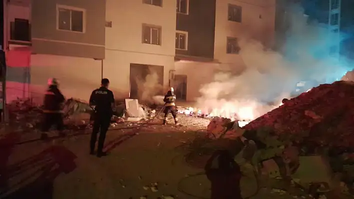 Karapınar'da inşaatta çıkan palet yangını paniğe neden oldu