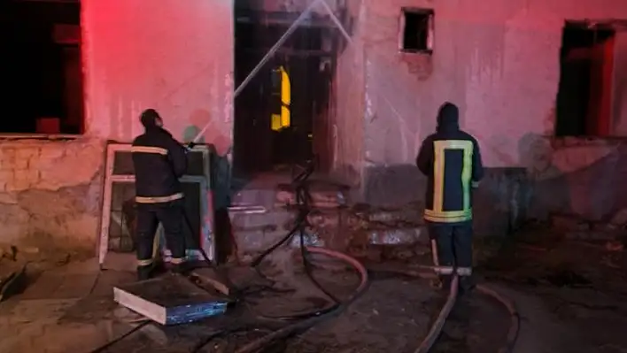 Karapınar'da müstakil bir evde çıkan yangın paniğe sebep oldu