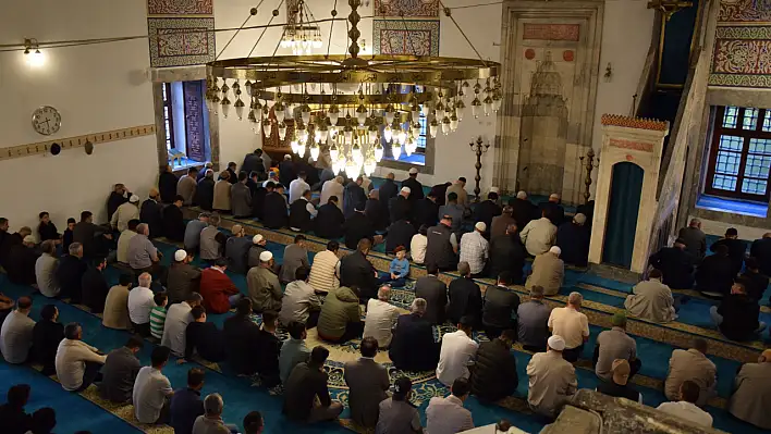 Karapınar'daki camilerde Gazze anıldı!