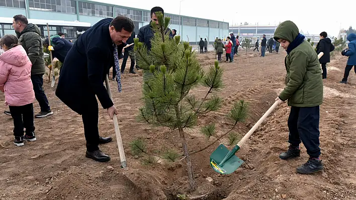 Karatay Belediyesi'nden Ağaç Dikme Etkinliği