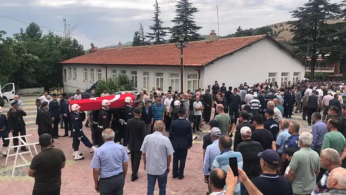 Kıbrıs gazisi Hüyük'te törenle son yolculuğuna uğurlandı