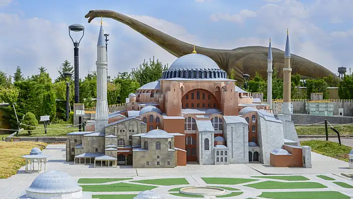 Konya 80 Binde Devr-i Alem Parkı Giriş Ücretlerine Büyük Zam