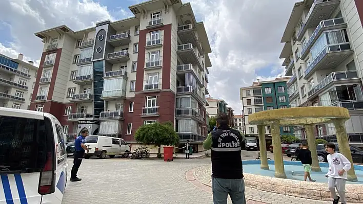 Konya'da 5'inci kattan düşen 2 yaşındaki çocuk hayatını kaybetti