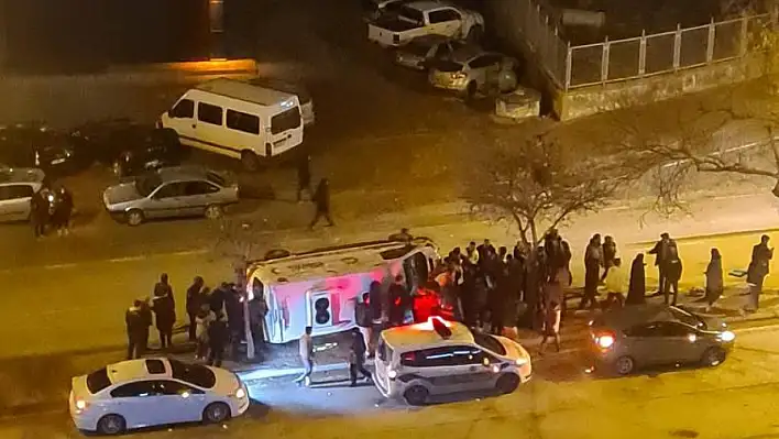 Konya'da ambulans ile otomobil çarpıştı