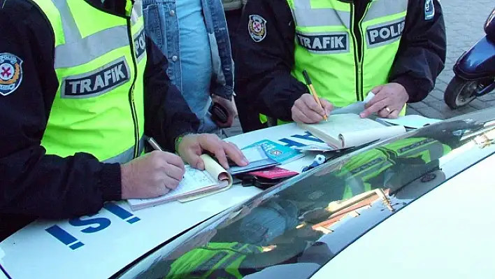 Konya'da ambulansa yol vermeyen sürücü tepki toplamıştı: Polis ekipleri harekete geçti!