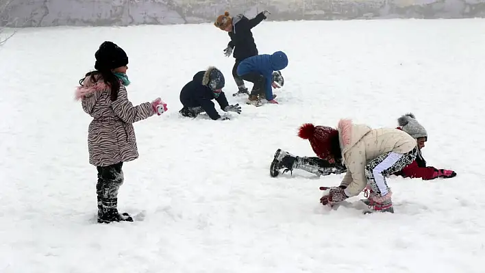 Konya'da birçok ilçede okullar tatil edildi!