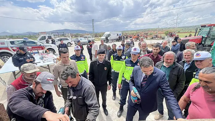 Konya'da çiftçilere reflektör dağıtıldı!