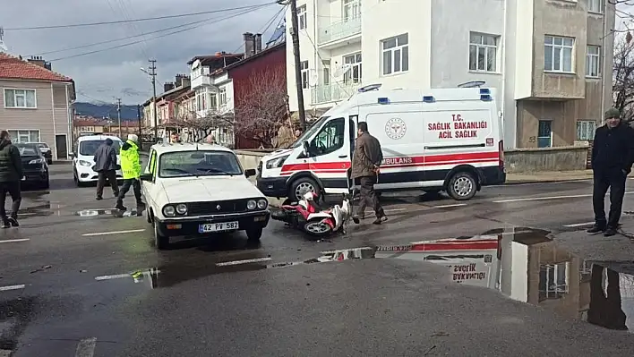 Konya'da elektrikli bisiklet ile otomobil çarpıştı 1 yaralı