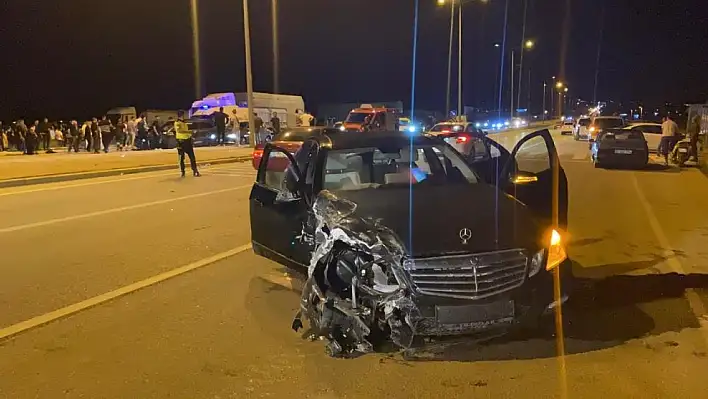 Konya'da iki otomobil çarpıştı: 3 yaralı