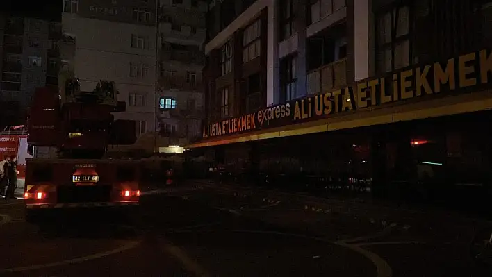 Konya'da klima motorunun patlaması sonucu lokantada yangın çıktı