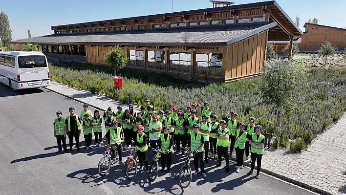 Konya'da lise öğrencileri doğal ve tarihî güzellikler eşliğinde pedal çevirdi.