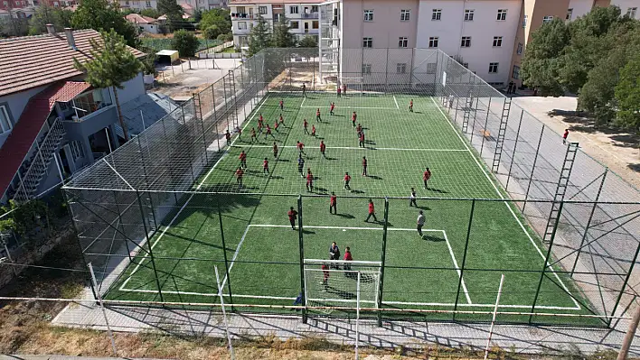 Konya'da o ilçe 8 halı saha kazandı