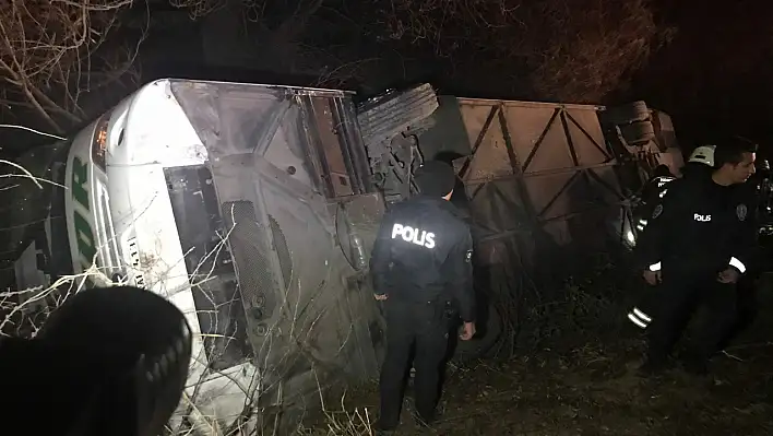 Konya'da otobüs kazasında yaralanan yolcuların tedavisi sürüyor