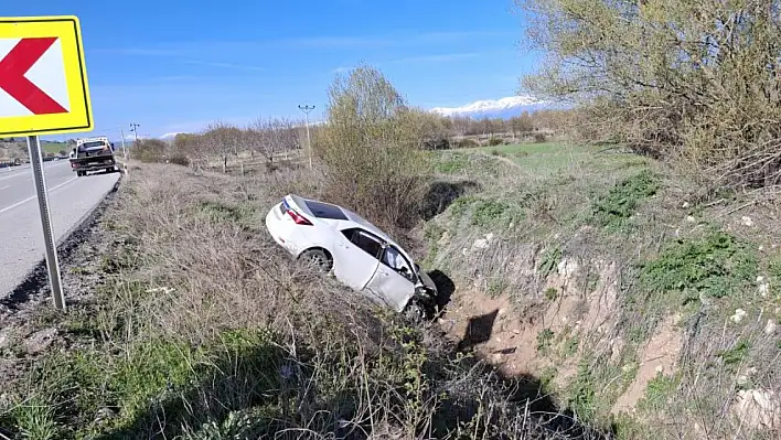 Konya'da otomobil dere yatağına uçtu: 2 yaralı