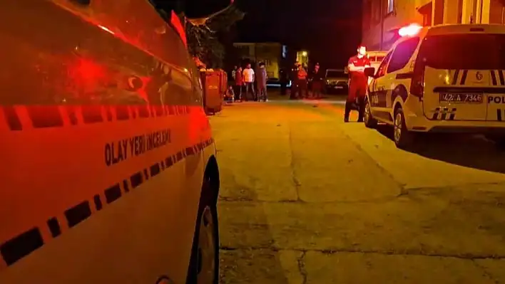 Konya'da Sokak Ortasında Kavga: 3 Kişi Kanlar İçinde Kaldı