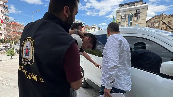 Konya'da sokak tartışması taşlı saldırıya dönüştü: 1 tutuklama