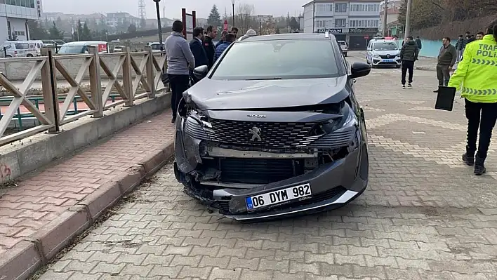 Konya'da SUV araç ile motosiklet çarpıştı 1 yaralı