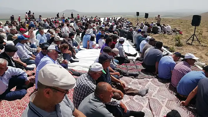 Konya'daki o ilçede vatandaşlar yağmur duasına çıktı!