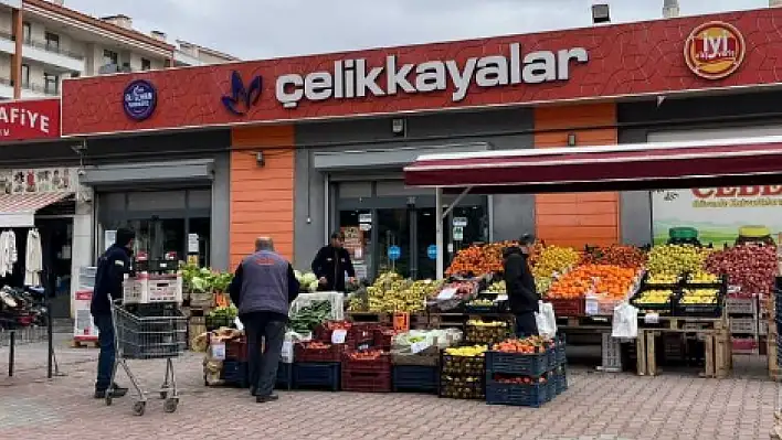 Konya'daki o market Ramazan ayı öncesi indirime gitti!