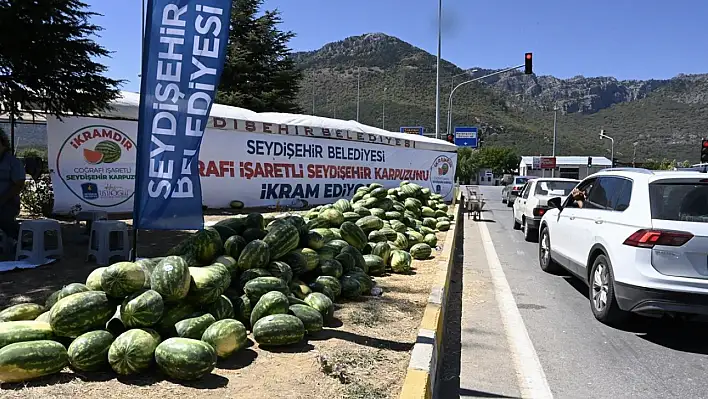 Konya'nın Bu İlçesinde Karpuzlar Ücretsiz!