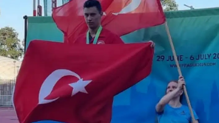 Konyalı sporcu kimsenin yapamadığını yaptı!