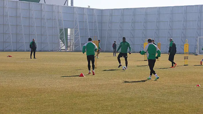 Konyaspor Teknik Direktörü Recep Uçar: 'Mazeretsiz Bir Maç, Kazanmak Zorundayız'