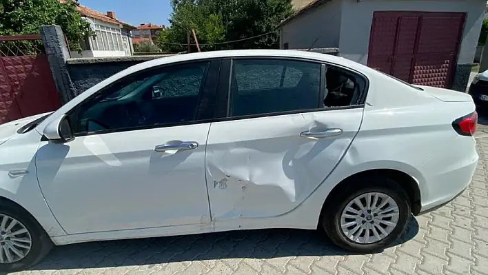 Kulu'da elektrikli bisiklet otomobile çarptı: 1 yaralı
