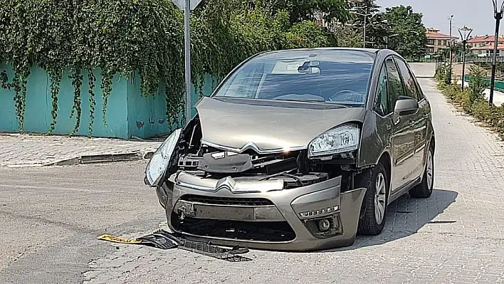 Kulu'da iki otomobil çarpıştı: 1 yaralı