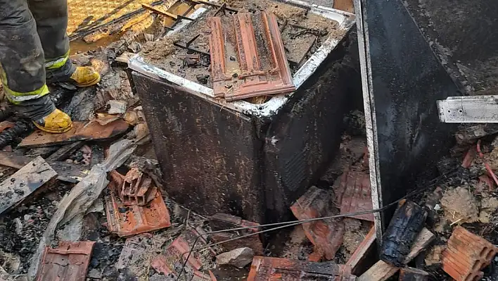 Kulu'da Sabah Saatlerinde Korku: Evin Müştemilatı Kül Oldu