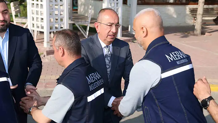 Meram'da bayramlaşma geleneği sürdü: Başkan Kavuş'tan teşekkür mesajı