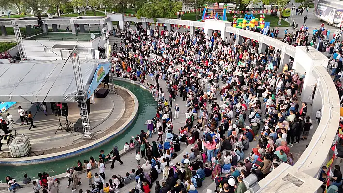 Mevlana'nın şehrinde perdeler Sufi sineması için açıldı
