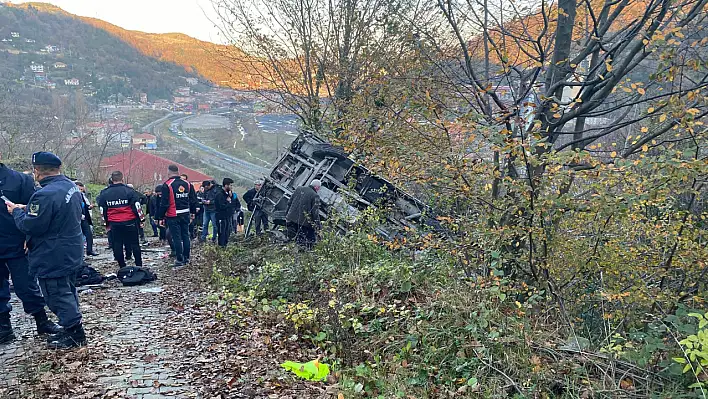 Öğrenci servisi 100 metreden uçuruma yuvarlandı: 1 ölü, 18 yaralı