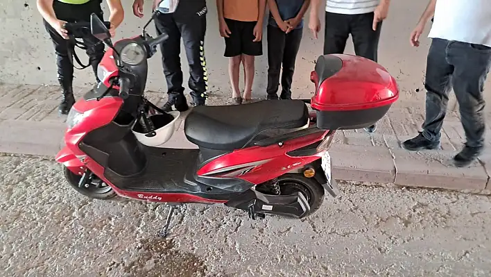 Olayın adresi Konya: çocuğa çarpmamak için kendisini tehlikeye attı!