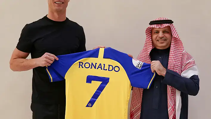 Ronaldo resmen Al Nassr'da